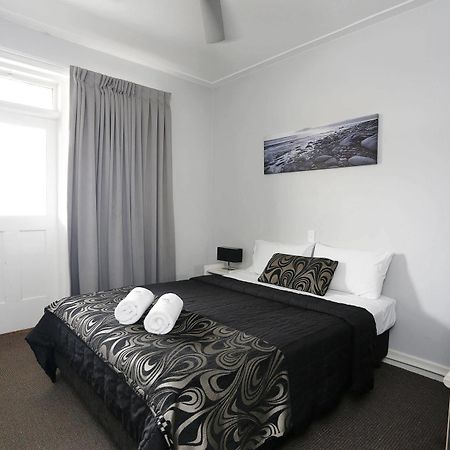 The Lakes Hotel Entrance Buitenkant foto