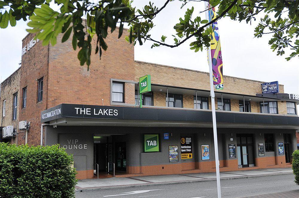 The Lakes Hotel Entrance Buitenkant foto