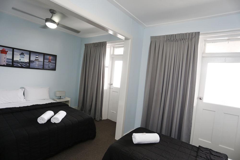 The Lakes Hotel Entrance Buitenkant foto