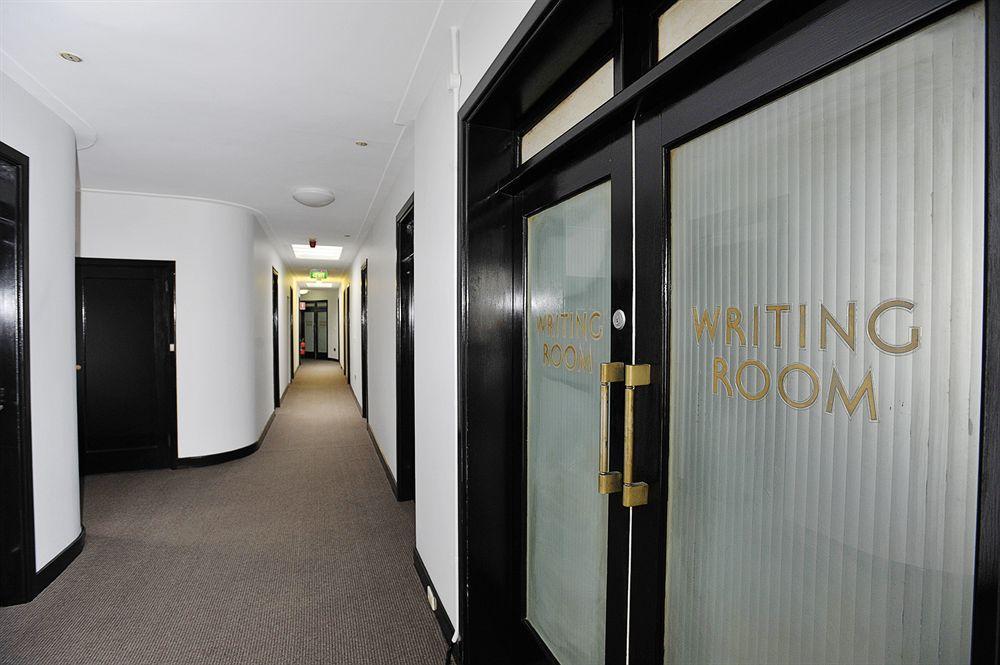 The Lakes Hotel Entrance Buitenkant foto