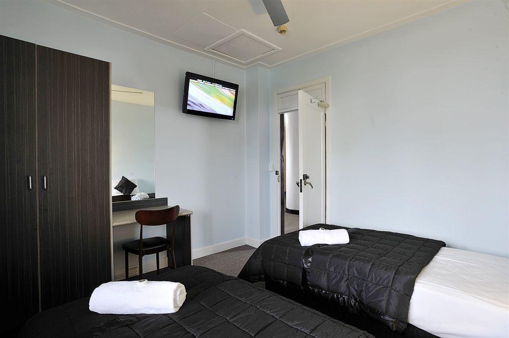 The Lakes Hotel Entrance Buitenkant foto