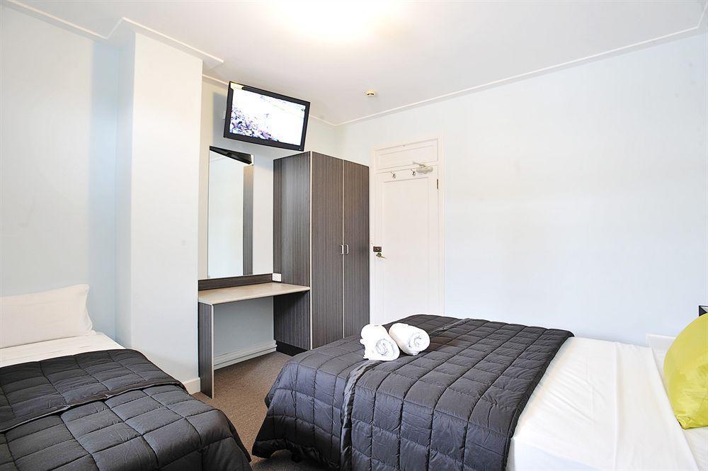 The Lakes Hotel Entrance Buitenkant foto