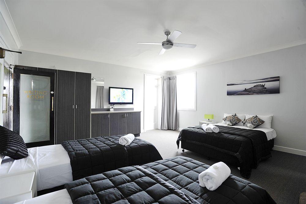 The Lakes Hotel Entrance Buitenkant foto