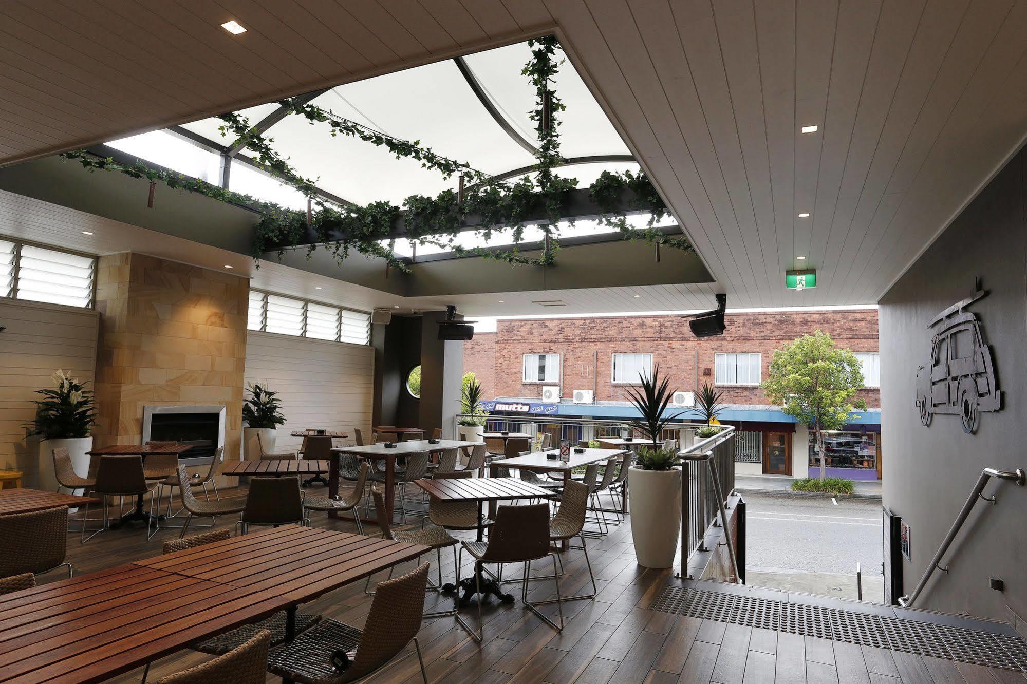The Lakes Hotel Entrance Buitenkant foto