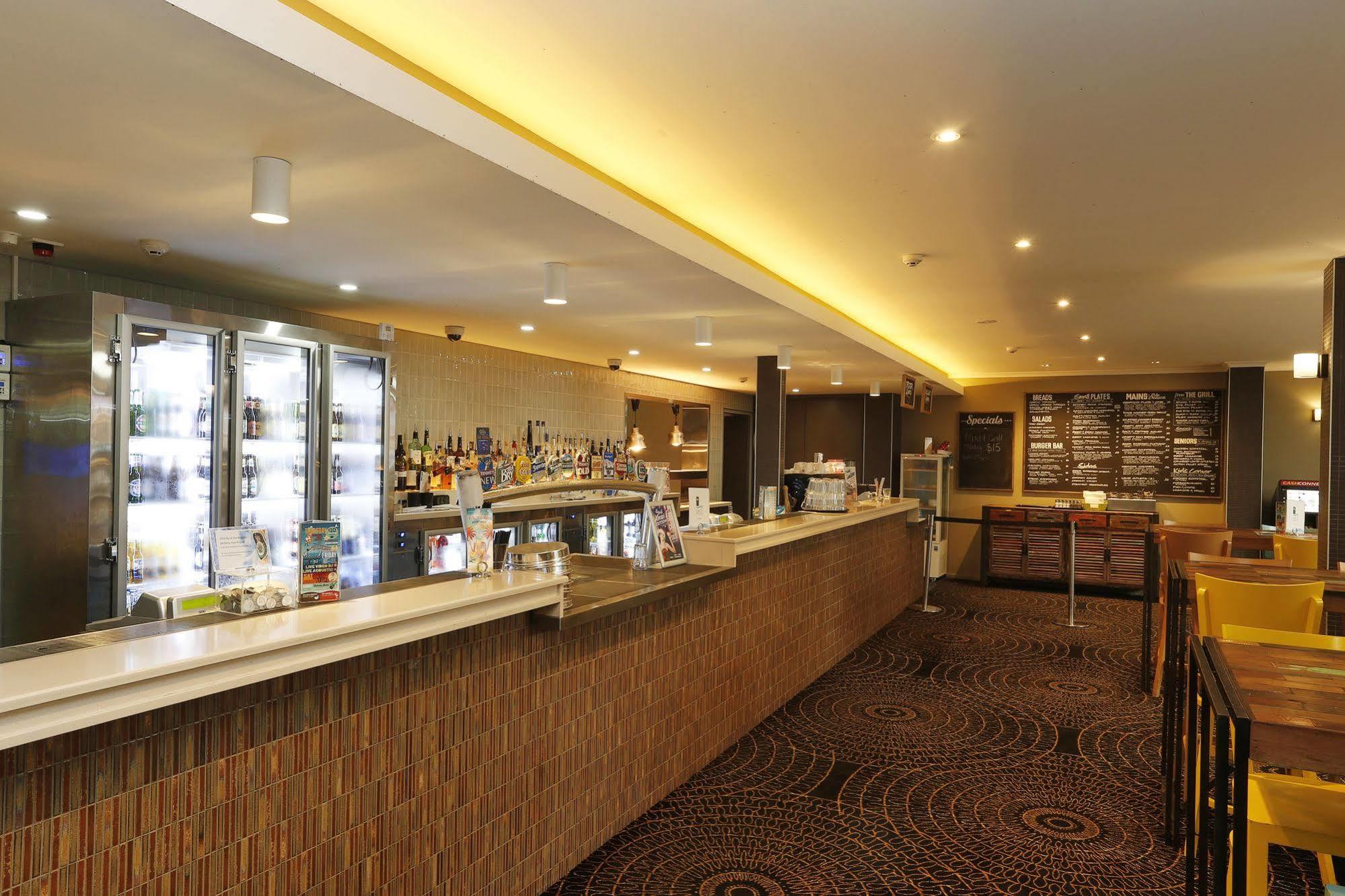 The Lakes Hotel Entrance Buitenkant foto