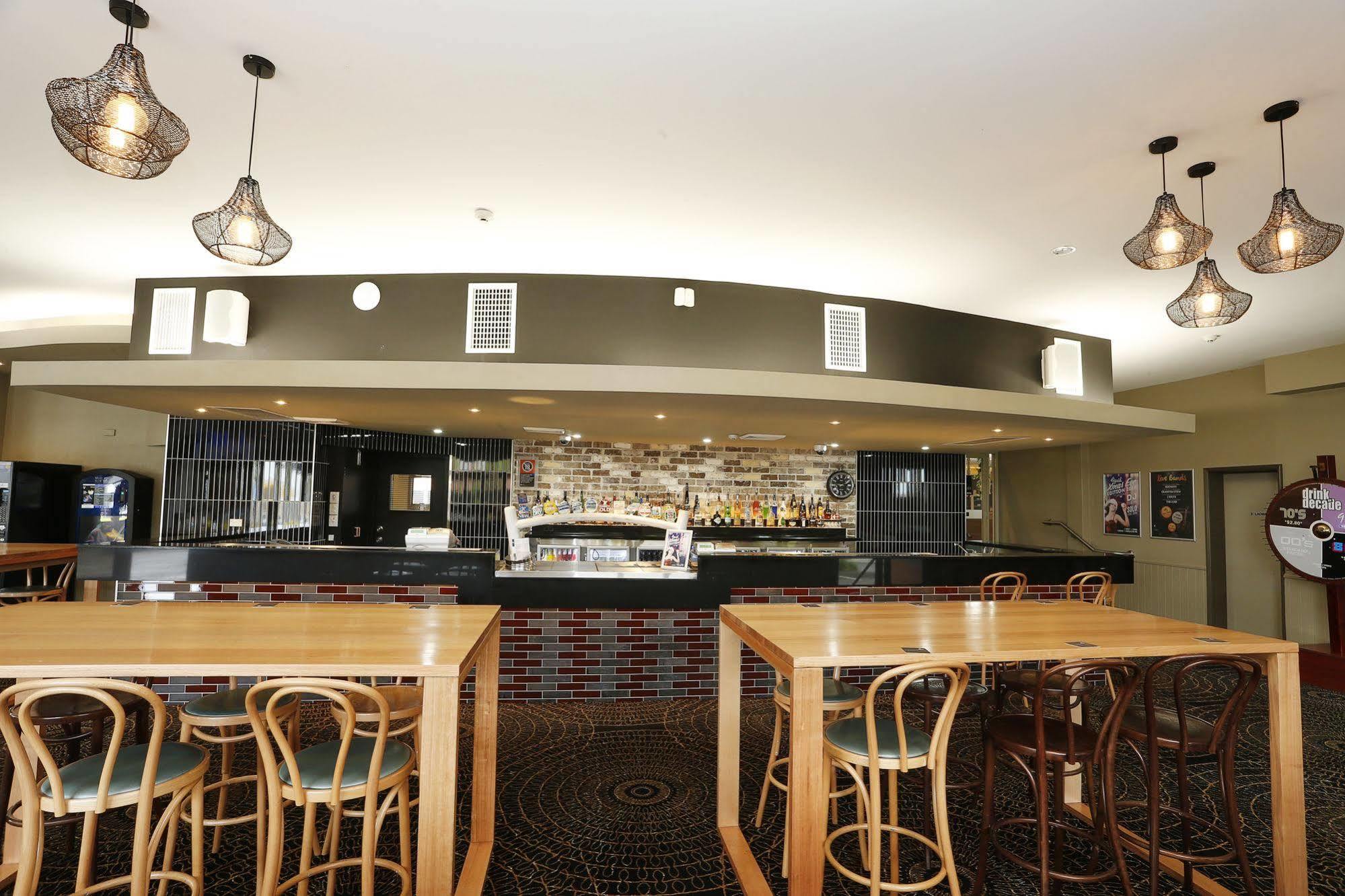The Lakes Hotel Entrance Buitenkant foto